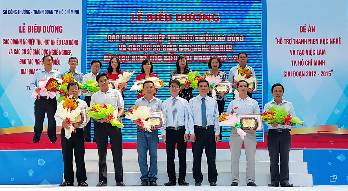 Trường Quốc Thảo nhận biểu dương truong quoc thao nhan bieu duong