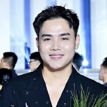 Thành công của NTK Khang Trịnh